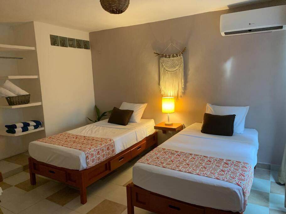 Villa Private Full House With Pool And Cozy Patio à Valladolid  Extérieur photo